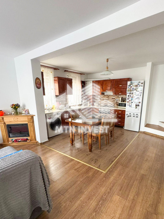 Casa 4 camere de vanzare Sibiu in Cartierul Arhitectilor, Curte Proprie, Parcare