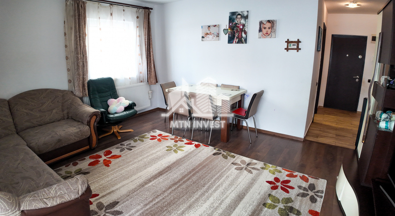 Apartament decomandat de vanzare cu 3 camere, pe Calea Cisnadiei 
