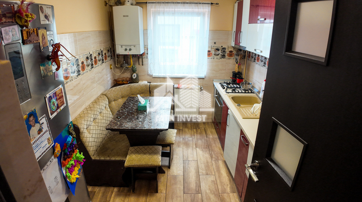 Apartament decomandat de vanzare cu 3 camere, pe Calea Cisnadiei 