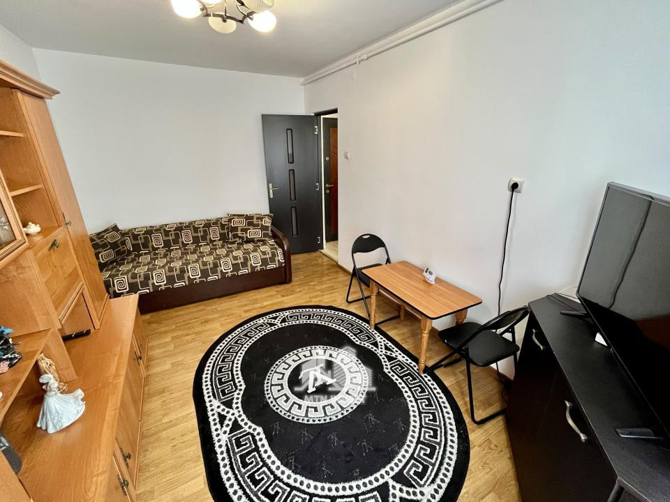 Garsoniera renovata de vanzare in Sibiu Etaj 1 , Broscarie